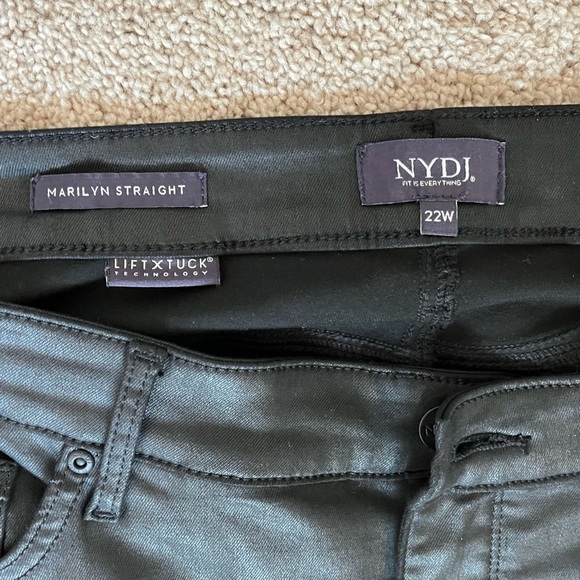 NYDJ Women’s Black Coated Marilyn Trendy Straight Leg Jeans Size 22W - Picture 3 of 9